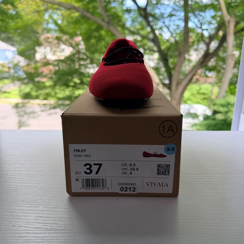 VIVAIA Miley Ruby Red Ballet Flats Women's US 6.5 / EU 37 NIB